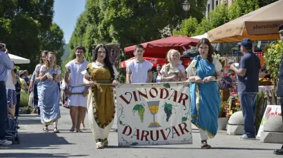 Vrhunski rimski nalaz, mali stakleni diatretum na kraju postaje obični vinski pehar i za&scaron;titni znak za gastronomsko-turističku manifestaciju Vinodar/Foto: Turistička zajednica