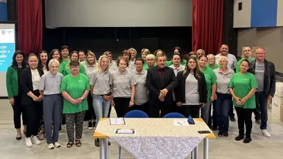 Gradonačelnik Mađeruh je zaželio sreću zaposlenima u sklopu programa/Foto: Grad Grubi&scaron;no Polje