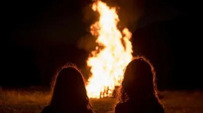 Paljenje krijesa poseban je doživljaj na Petrovom vrhu/Foto: Predrag Uskoković