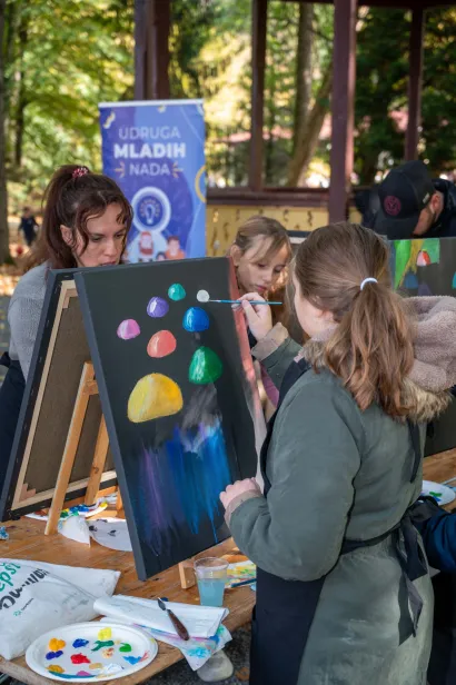 Daruvarska udruga Nada i ove je godine organizirala radionicu amaterskog slikanja Paint&Fine/Foto: Predrag Uskoković/Grad Daruvar