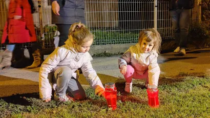 Paljenje svijeća u Bjelovaru za žrtve Vukovara i &Scaron;kabrnje/ Foto: Martina Čapo/ MojPortal