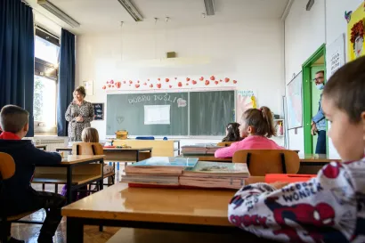 Makar možda mogu ostvariti razmak, učenici predmetne nastave moraju nositi maske u svojim razredima/Foto: Niksa Stipanicev/CROPIX (Ilustracija)