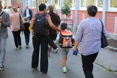 Sve je više onih koji napuštaju svoje rodno mjesto u BBŽ i mijenjaju ga nekom drugom sredinom/Foto: Vlado Kos/CROPIX (Ilustracija)