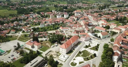 Gradu Pakracu je prije dvije godine odobreno 7,5 milijuna kuna za obnovu središnjeg gradskog trga bana Josipa Jelačića, od strane Agencije za plaćanje u okviru Programa ruralnog razvoja Republike Hrvatske/Foto: Grad Pakrac