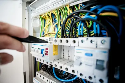 Preopterećene električne instalacije mogu napraviti veliku štetu/Foto: Unsplash