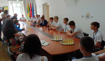 Mladi rukometaši na prijemu kod gradonačelnika/Foto: Slavica Trgovac Martan