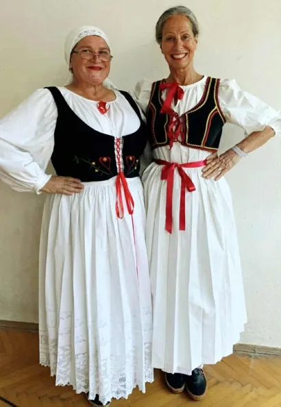 U FA Zdenac, u nošnji koja je ostavština njezinih baka, stara preko stotinu godina/Foto: Privatni album