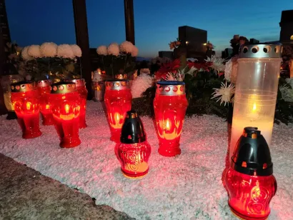 Svjetlost lampiona na bjelovarskom groblju/Foto: Martina Čapo