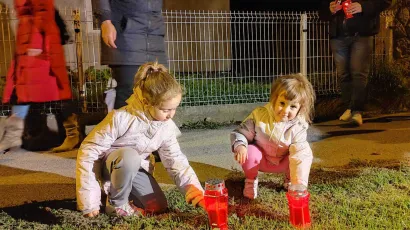 Paljenje svijeća u Bjelovaru za žrtve Vukovara i Škabrnje/ Foto: Martina Čapo/ MojPortal