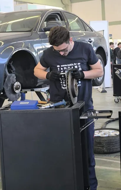 Matej obožava sve vezano uz automobile/Foto: Privatni album