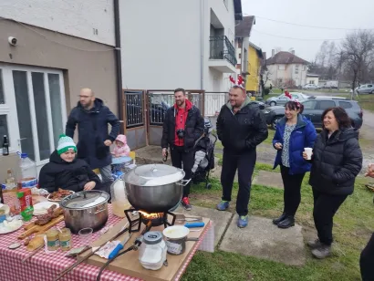 Stanovnike Krležine obi&scaron;ao je i gradonačelnik Novinc/Foto: Mario Barać