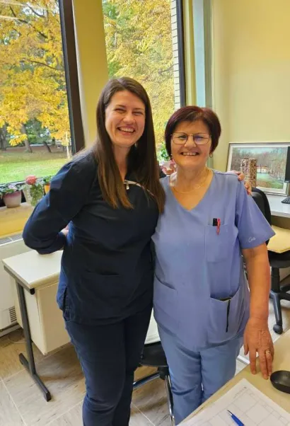 Sestra Seka s pomoćnicom ravnatelja Daruvarskih toplica za sestrinstvo Anamarion &Scaron;epl/Foto: Privatni album