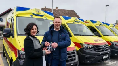 Župan je uručio ključeve za &scaron;est vozila, a uskoro ih stiže jo&scaron; 10/Foto: Martina Čapo