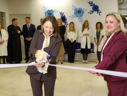 Ministrica Hrstić i ravnateljica bjelovarske bolnice Sanela Grba&scaron; Bratković/Foto: BBŽ