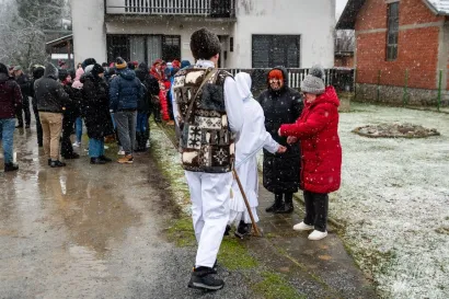 Domaćini su s rado&scaron;ću dočekivali ma&scaron;kare/Foto by Goldy