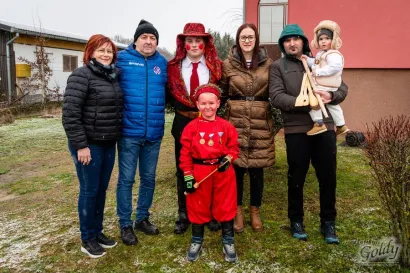 Svi su se željeli fotografirati s ma&scaron;karama/Foto by Goldy