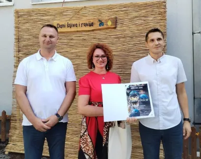 Sa županom Maru&scaron;ićem i načelnikom Supanom/Foto: Privatni album