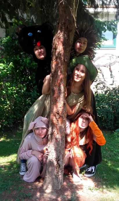 ''Kućica'' se izvodila u parkovima &scaron;umama, ispred dvoraca.../Foto: Bjelovarsko kazali&scaron;te