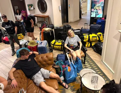 Dabina supruga Senka i sin Vanja jedva čekaju da se vrate kući/Foto: Privatni album