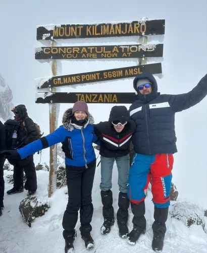 Senka, Vanja i Dalibor Dabo Horvat osvojili su Gillman's Point koji se nalazi na 5681 metar nadmorske visine/Foto: Privatni album