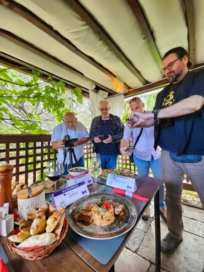Vi&scaron;e od 20 gastro novinara iz nekoliko država do&scaron;lo je u Daruvar uvjeriti se u kvalitetnu gastro ponudu daeuvarskih ugostiteljskih objekata/Foto: Nikica Puhalo/MojPortal.hr