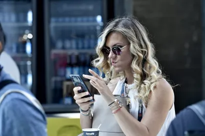 Pod svaku cijenu htjela se domoći mobitela/Foto: Nikola Vilic/CROPIX (Ilustracija)