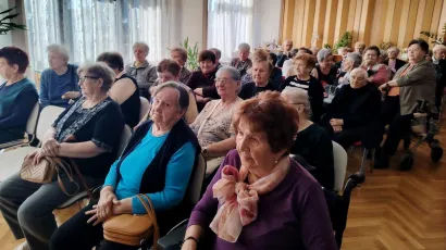Na kazivanju stihova okupilo se mno&scaron;tvo korisnica i korisnika/Foto: Dom za starije i nemoćne Bjelovar