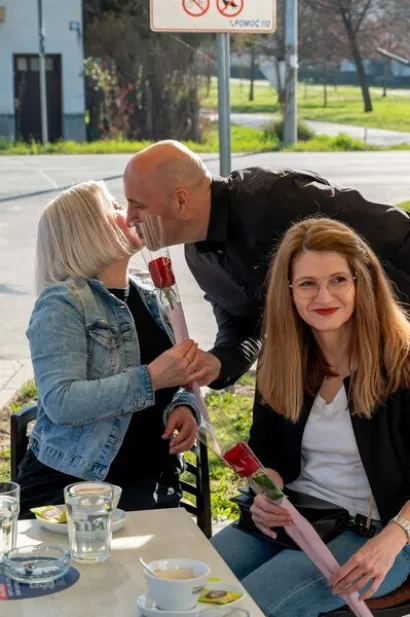 Pali su i poljupci/Foto: Predrag Uskoković