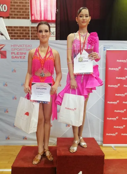 Gloria na pobjedničkom postolju/Foto: &Scaron;PK H-8