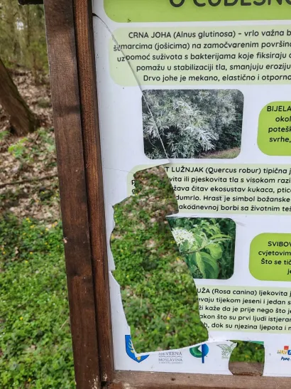 Uni&scaron;tene su edukativne ploče/Foto: TZ Sjeverna Moslavina