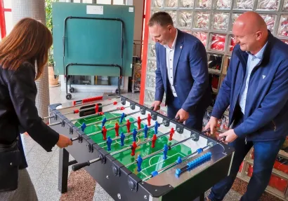 Zaigrao se i stolni nogomet.../Foto: BBŽ