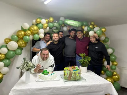 S prijateljima na pro&scaron;logodi&scaron;njoj proslavi rođendana u Gare&scaron;nici/Foto: Privatni album