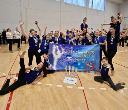 Novi pehari i medalje stigli su u Pakrac/Foto: Pakračke mažoretkinje