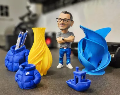 Izradio je držač za kemijske u obliku zimske jakne, brodić, sebe... Samo ma&scaron;ta je granica/Foto: Nikica Puhalo/MojPortal.hr