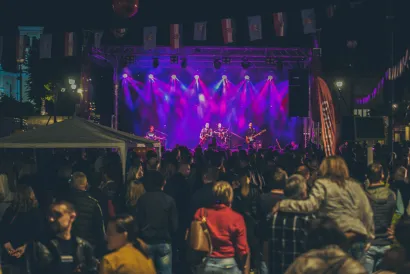 Neno Belan i Fiumensi privukli su puno ljudi na druvarski trg/Foto: Pivovara Daruvar/Dariian Mik