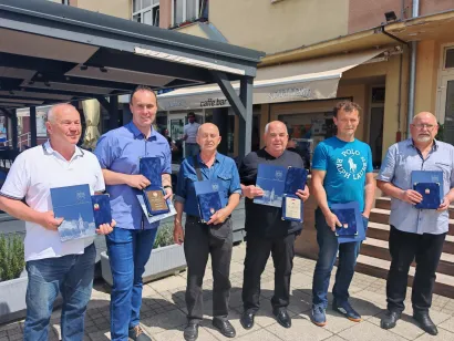 Lazo u dru&scaron;tvu drugih darivatelja iz Daruvara/Foto: Crveni križ Daruvar