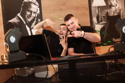 U dru&scaron;tvu prijatelja/Foto: Privatni album