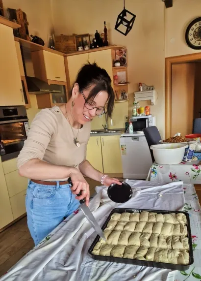Matea Marijanović obožava raditi kolače, a najvi&scaron;e &scaron;trudle/ Foto: Privatni album