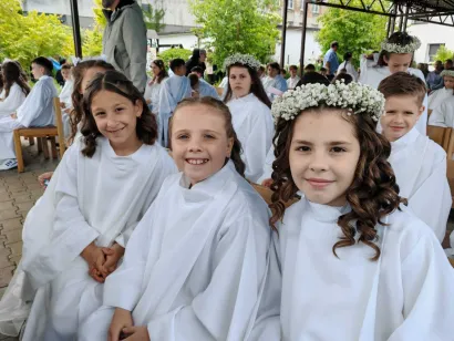 Nasmije&scaron;ena lica prvopričesnica/Foto: Župa sv. Antuna Padovanskog