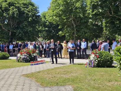 Položeni su vijenci za branitelje/Foto: Krugoval Gare&scaron;nica