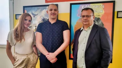 Nastavnica Kristina Vidak, Marko Pranić i ravnatelj Robert Marinić/Foto: Privarni album