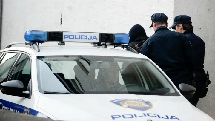Mu&scaron;karac je svladan nakon dolaska druge policijske patrole/ Foto: Goran Mehkek/CROPIX (ILUSTRACIJA)