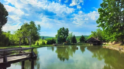 Pogled na Vilu Makedonija sa suprotne strane jezera/Foto: OPG Doneski
