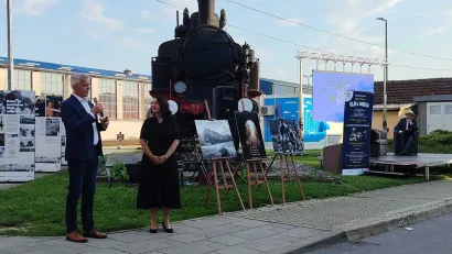 Vlak u snijegu ponovno je spojio generacije/Foto: Slavica Trgovac Martan