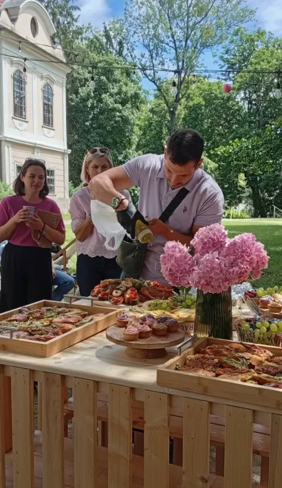 Nakon predavanja pripremljena je prava mala gozba/Foto: Mira Zettl Slavujević 