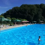 Ležaljke i suncobrani u cijeni su ulaznice na &scaron;androvačkom bazenu/Foto: Facebook bazen Gradina &Scaron;androvac