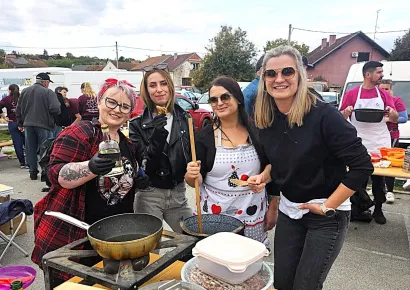 Kristina Dalponte, Kristina Vaclavek, Nensi Rendić i Sanja Žuger na Grah festu u Pakracu/Foto: Privatni album