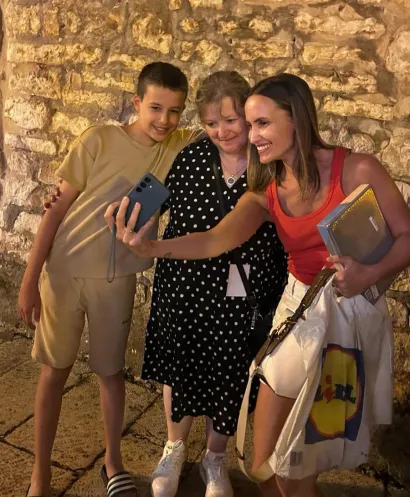 Svi su se željeli fotografirati s Dragom/Foto: Privatni album
