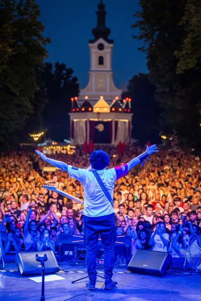 U peta je publiku zapalio Plavi orkestar/Foto: Stipe Bo&scaron;čić