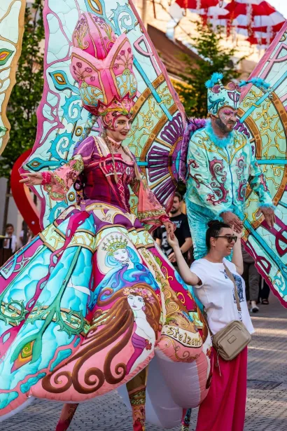 Na ulicama gradova koje obilaze članovi Stelzen Arta prava su atrakcija/Foto: Stipe Bo&scaron;čić 